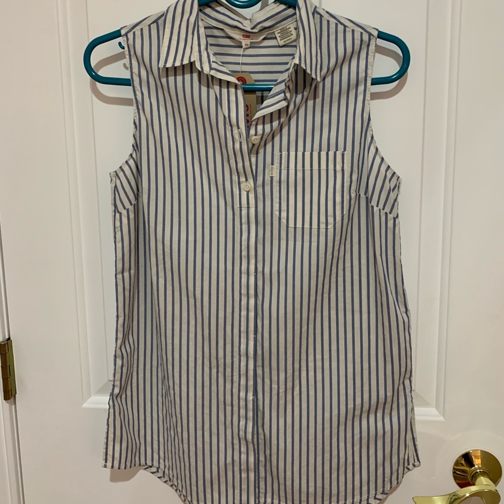 Levi’s button up tank (NWT)